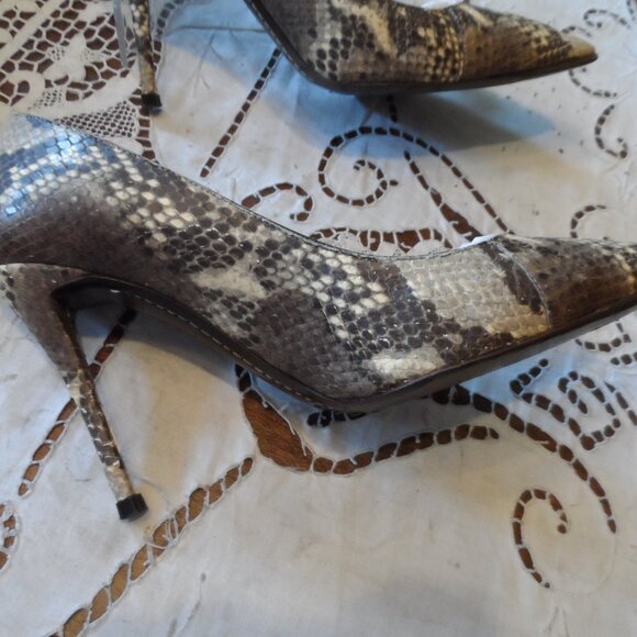 Giuseppe Zanotti Gray Leathe rSnake Skin Print Heeled Pumps Size 38B - Picture 10 of 16